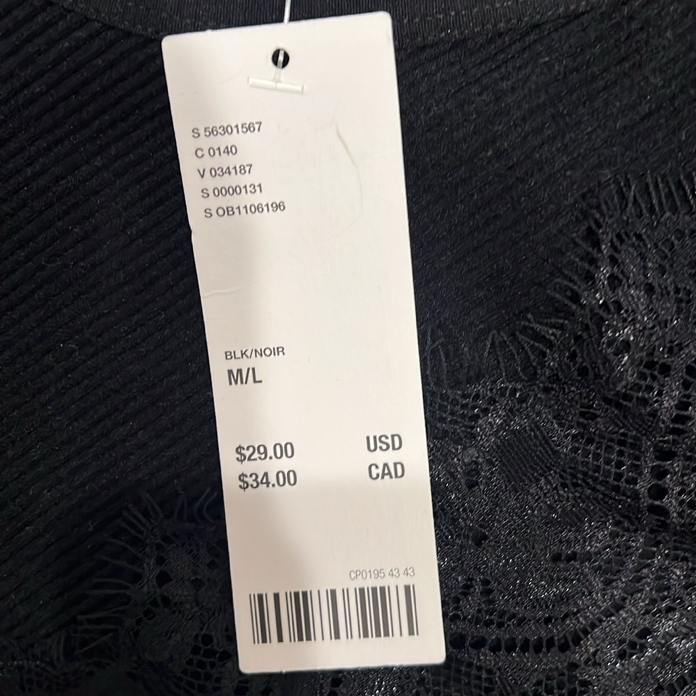 NWT UO Black Lace Seamless Stretchy Racerback Crop Top - Picture 3 of 3